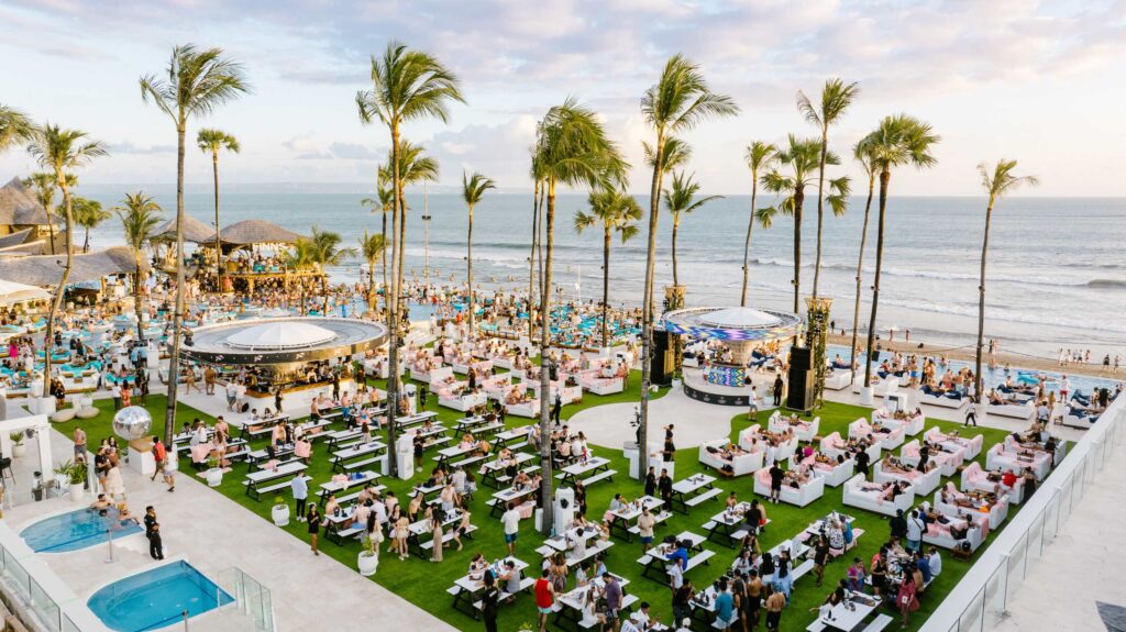 Private Beach Clubs vs Public Beaches: Is It Worth the Money?
